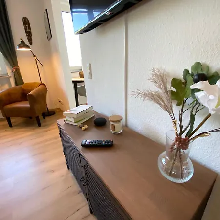 Urban Jungle Apartment In Kassel + Netflix Exterior photo