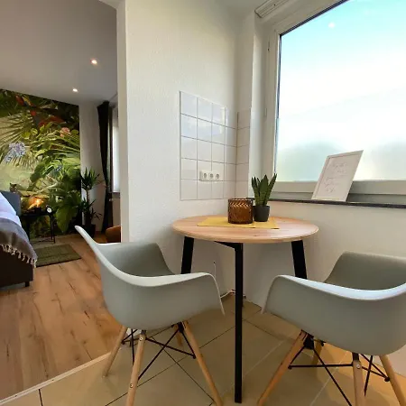Urban Jungle Apartment In Kassel + Netflix Exterior photo