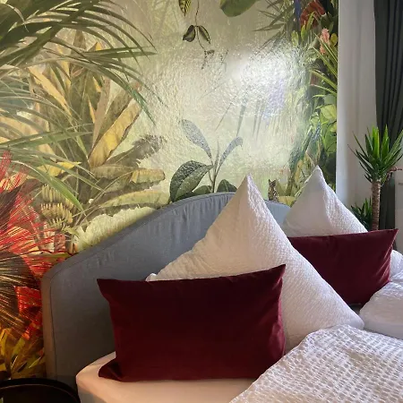 Urban Jungle Apartment In Kassel + Netflix Exterior photo
